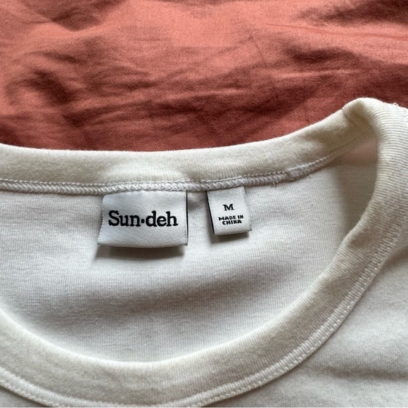 Aritzia Sun-Dey “it’s not me it’s you” graphic crystal cropped t shirt Medium - Picture 3 of 3